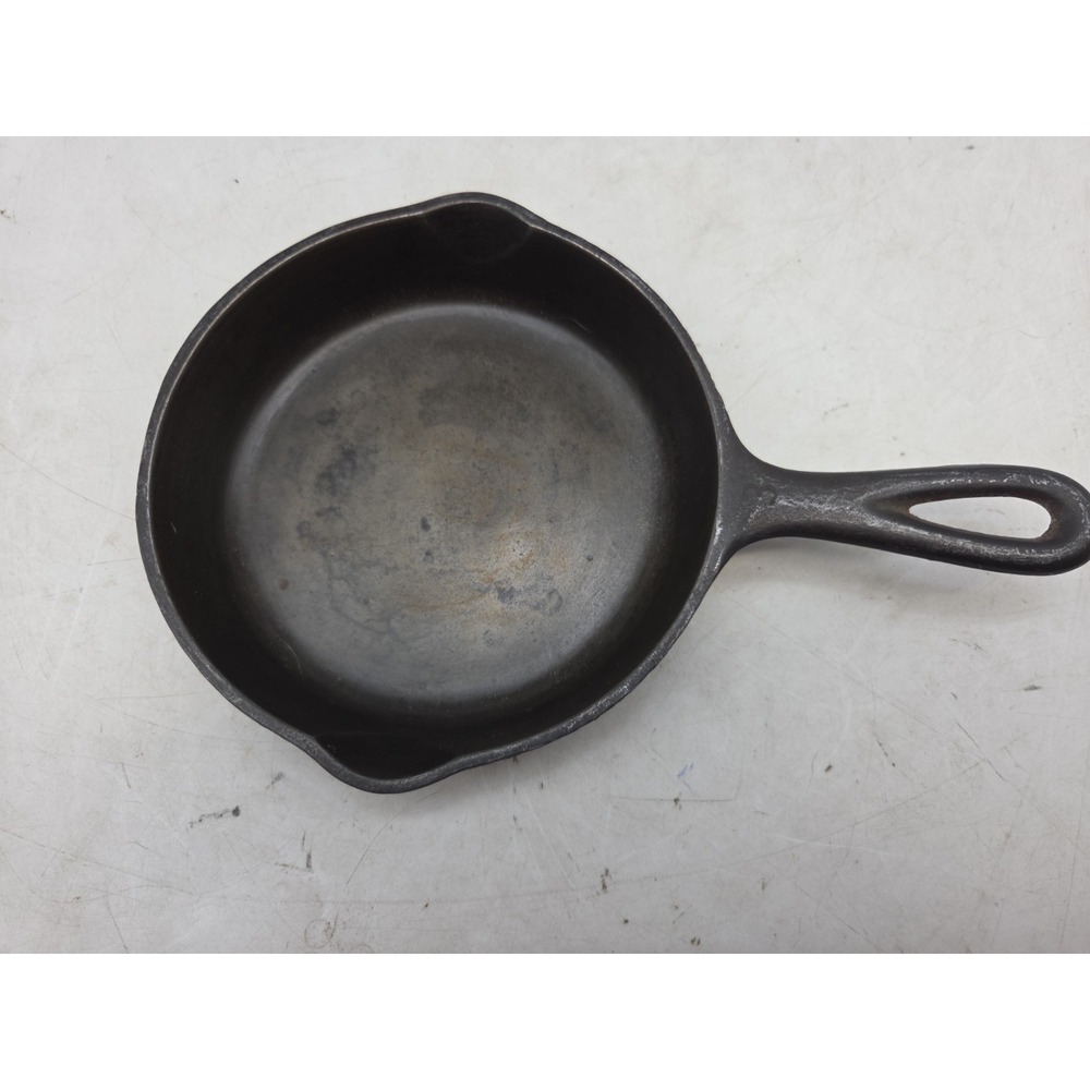 WAGNER WARE SIDNEY NO. 0 CAST IRON PAN - 6" SIZE - 1053J - SEASONED